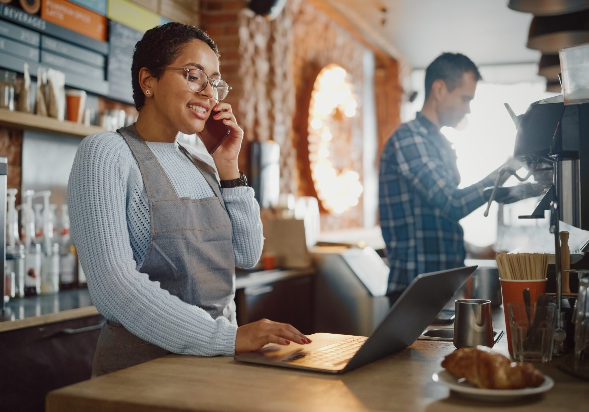 Latin,American,Coffee,Shop,Employee,Accepts,A,Pre-order,On,A Latin,American,Coffee,Shop,Employee,Accepts,A,Pre-order,On,A